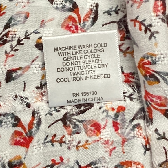 Jane and Delancey Sleeveless Print Top with Leaf Pattern Size Large - Picture 9 of 10